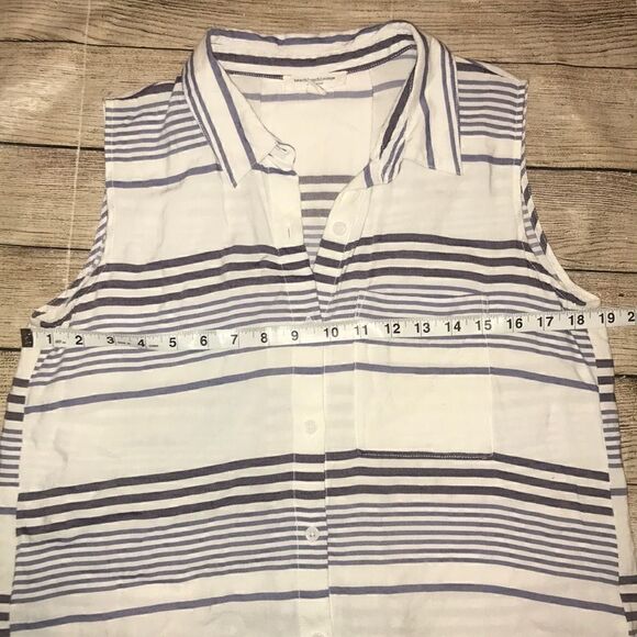 Beach Lunch Lounge Striped Sleeveless Button Top - Picture 5 of 6